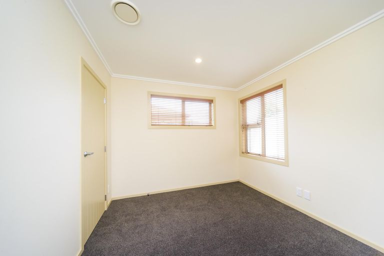 Photo of property in 7 Angelina Way, Kelvin Grove, Palmerston North, 4414