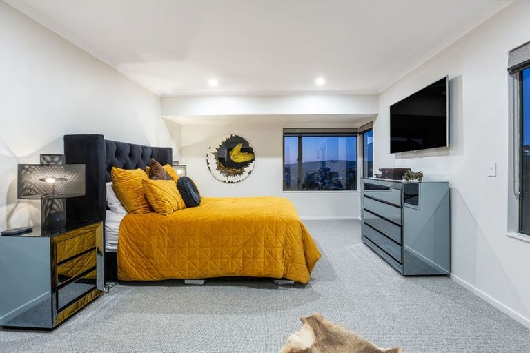 Photo of property in 8 Glengavel Grove, Papakowhai, Porirua, 5024