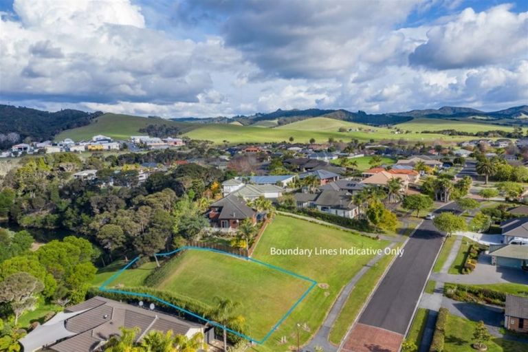 Photo of property in 19 Spinnaker Point, Haruru, 0204