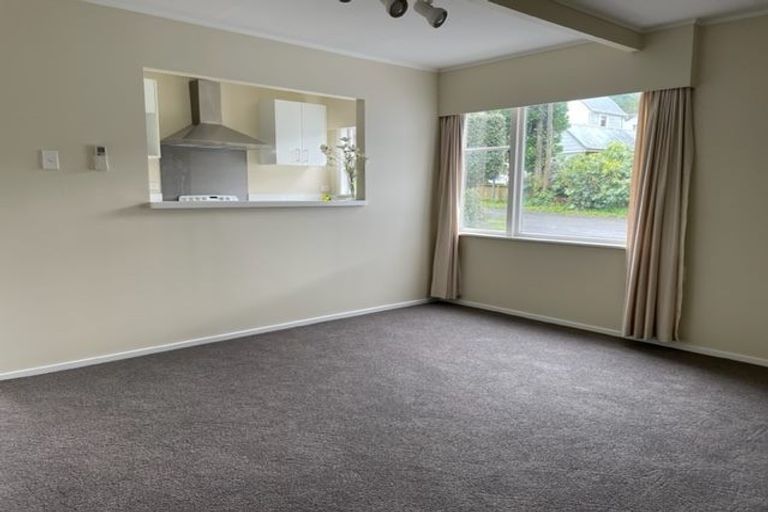 Photo of property in 18 Burma Road, Khandallah, Wellington, 6035