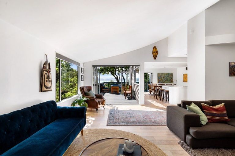 Photo of property in 35 Burns Road, Hospital Hill, Napier, 4110