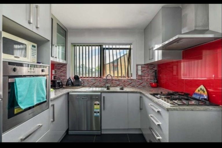 Photo of property in 3/10 Mahon Place, Papatoetoe, Auckland, 2025