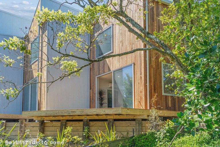 Photo of property in 1a Nikau Grove, Woburn, Lower Hutt, 5010