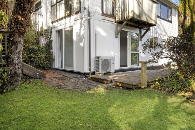 Photo of property in 43 Warwick Street, Wilton, Wellington, 6012