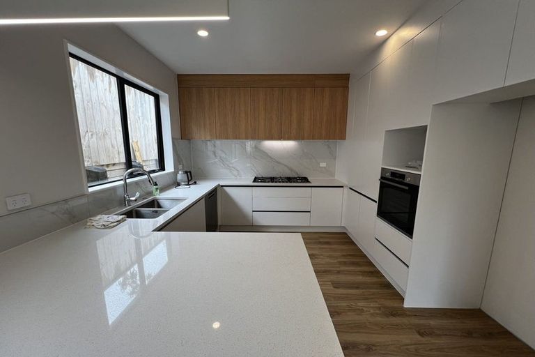 Photo of property in 7a Hinau Street, New Lynn, Auckland, 0600