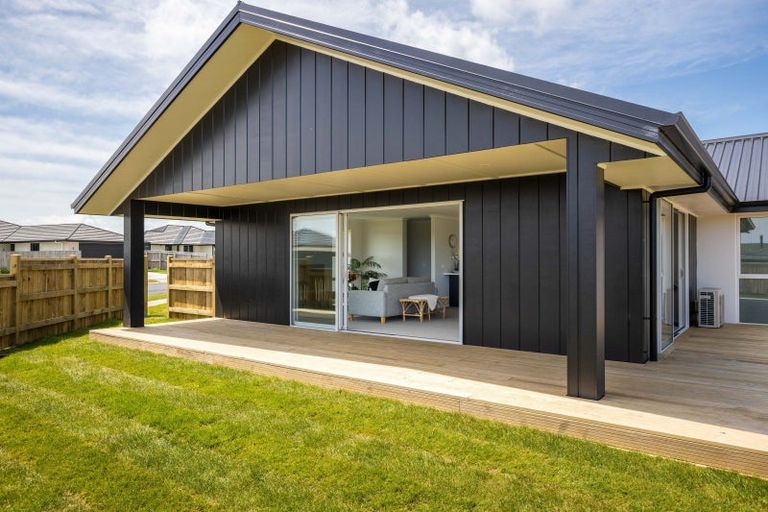 Photo of property in 31 Aratapu Street, Waitara, 4320