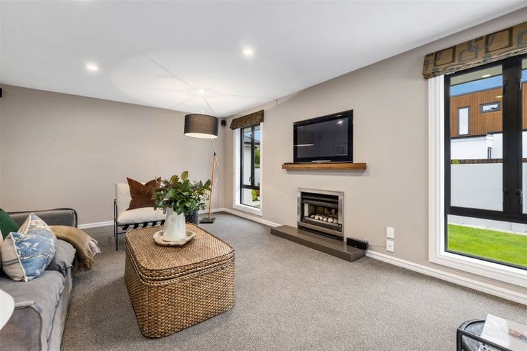 Photo of property in 1 Sunningvale Lane, Ilam, Christchurch, 8053