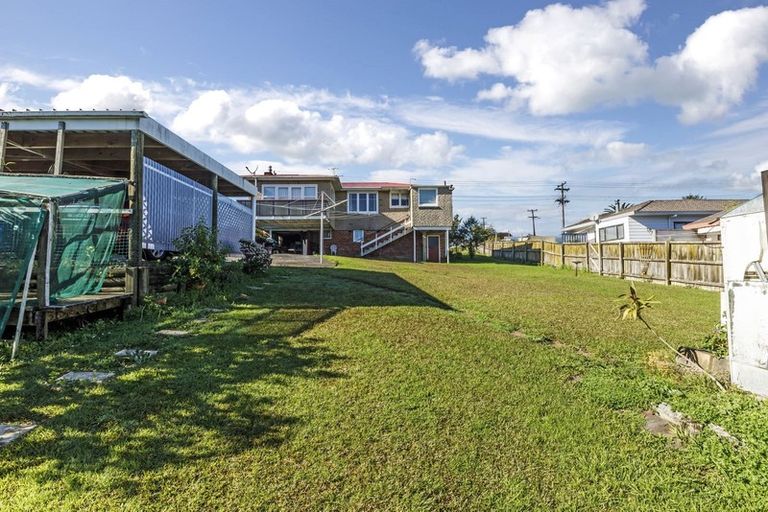 Photo of property in 13 Newington Road, Henderson, Auckland, 0612