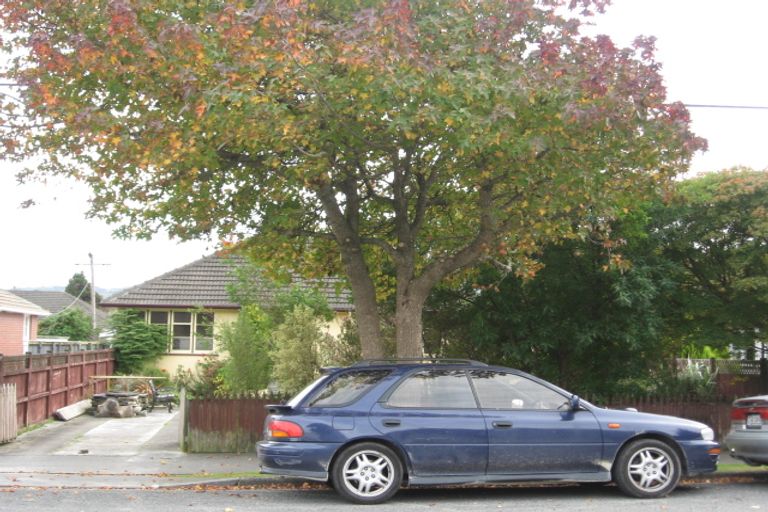 Photo of property in 2/289 Naenae Road, Naenae, Lower Hutt, 5011