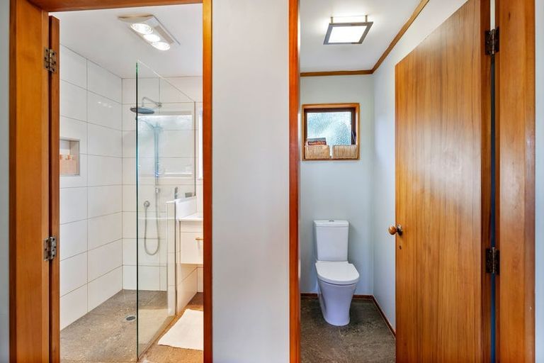 Photo of property in 137 Weggery Drive, Waikanae Beach, Waikanae, 5036