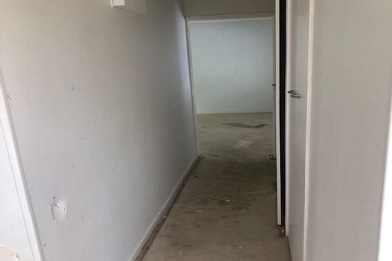 Photo of property in 2/2 Flavia Close, Torbay, Auckland, 0630