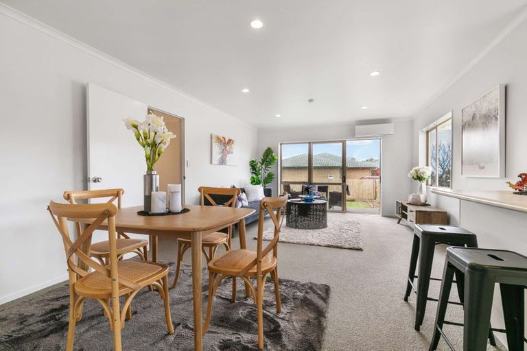 Photo of property in 9 Neesons Way, Glendene, Auckland, 0602