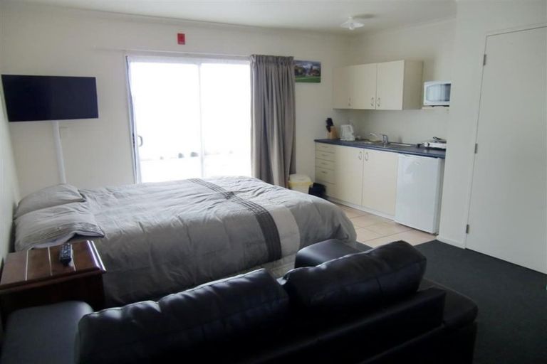 Photo of property in 11 Ruahine Street, Roslyn, Palmerston North, 4414