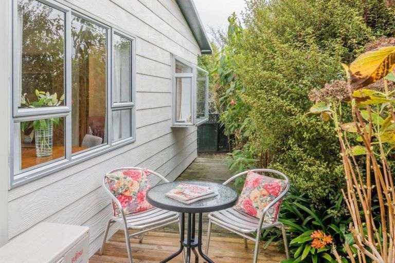 Photo of property in 12 Poneke Drive, Waikanae, 5036