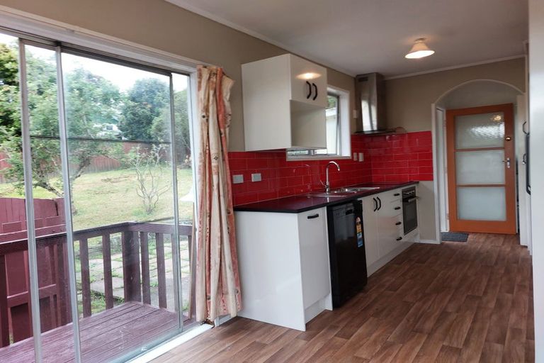 Photo of property in 4 Osman Street, Glen Eden, Auckland, 0602