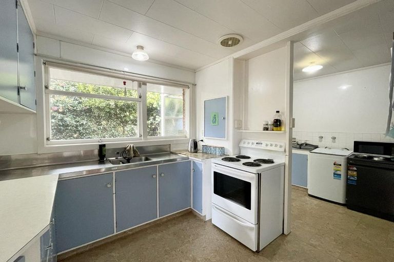 Photo of property in 9 Montana Place, Merrilands, New Plymouth, 4312