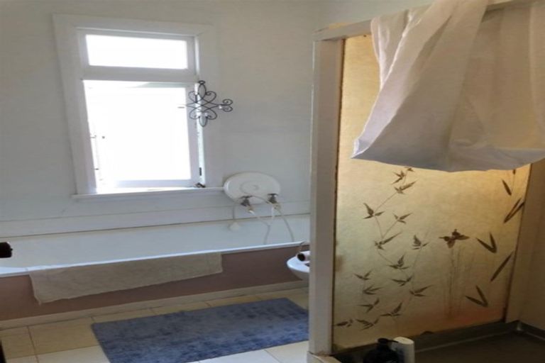 Photo of property in 28 Dorset Street, Patea, 4520