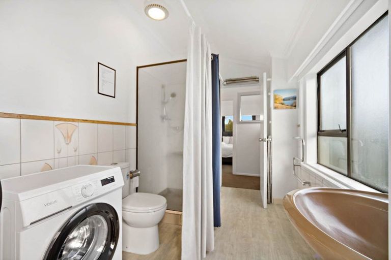 Photo of property in 24 Tawa Road, Onehunga, Auckland, 1061