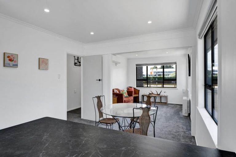 Photo of property in 80 Gisborne Terrace, Opunake, 4616