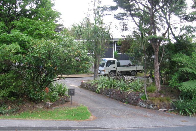 Photo of property in 106 Takahe Road, Titirangi, Auckland, 0604