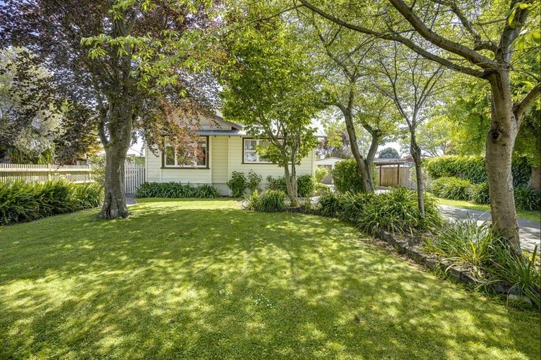 Photo of property in 3 Moeller Street, Taradale, Napier, 4112