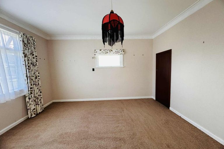 Photo of property in 29-31 Rangitira Avenue, Palmerston North, 4414