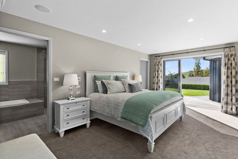 Photo of property in 12 Spur Road, Havelock North, 4130