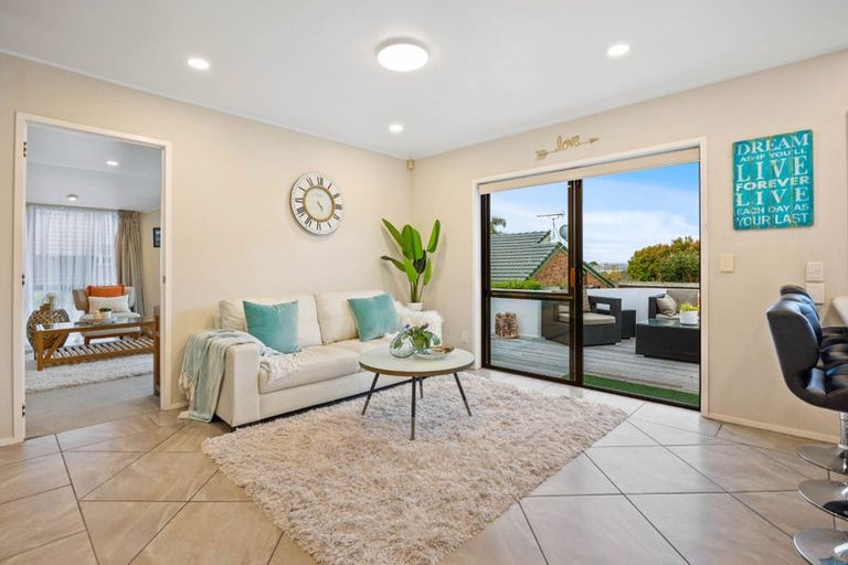 Photo of property in 47 Loloma Drive, Half Moon Bay, Auckland, 2012