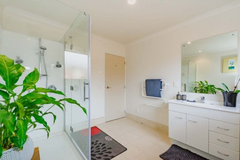 Photo of property in 11 Central Park, Paraparaumu Beach, Paraparaumu, 5032