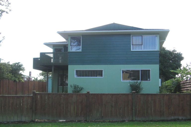 Photo of property in 36 Larissa Avenue, Henderson, Auckland, 0610