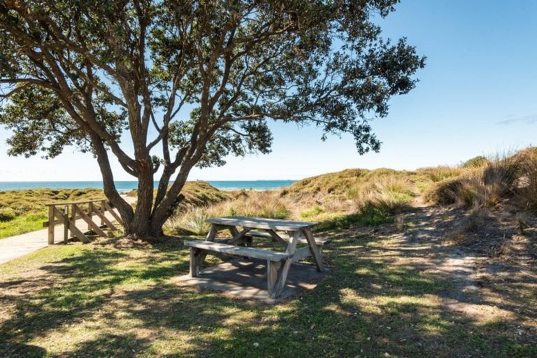 Photo of property in 307/136 Marine Parade, Mount Maunganui, 3116