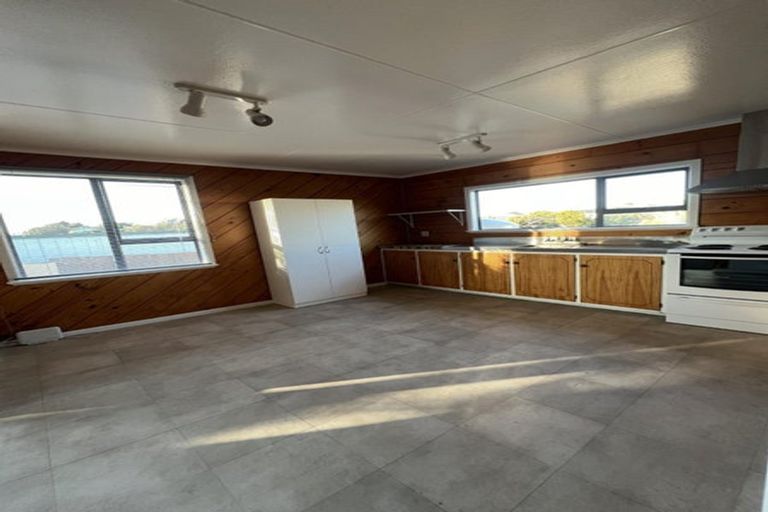 Photo of property in 30 Rua Avenue, Waitarere Beach, Levin, 5510