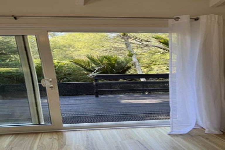 Photo of property in 4 Hiwihau Place, Glenfield, Auckland, 0629