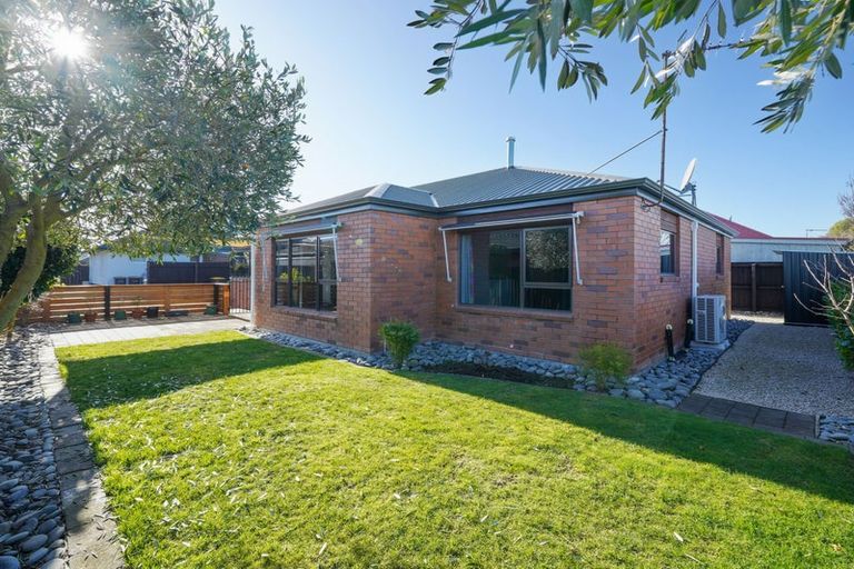 Photo of property in 1/15 Jocelyn Street, Casebrook, Christchurch, 8051