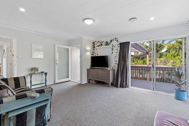 Photo of property in 6 Spinella Drive, Bayview, Auckland, 0629