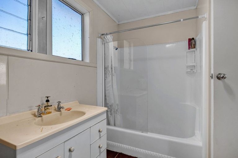 Photo of property in 88 South Road, Manaia, 4612