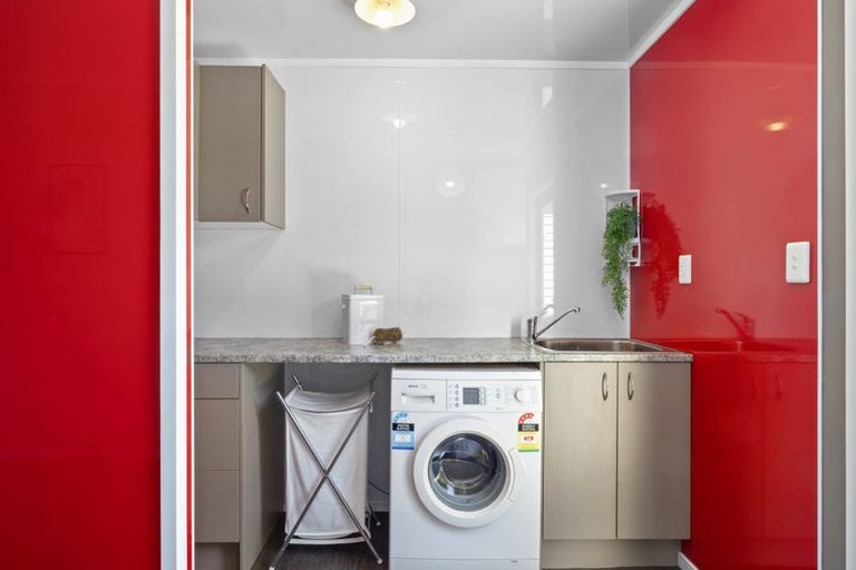 Photo of property in 6 Mace Street, Waitara, 4320