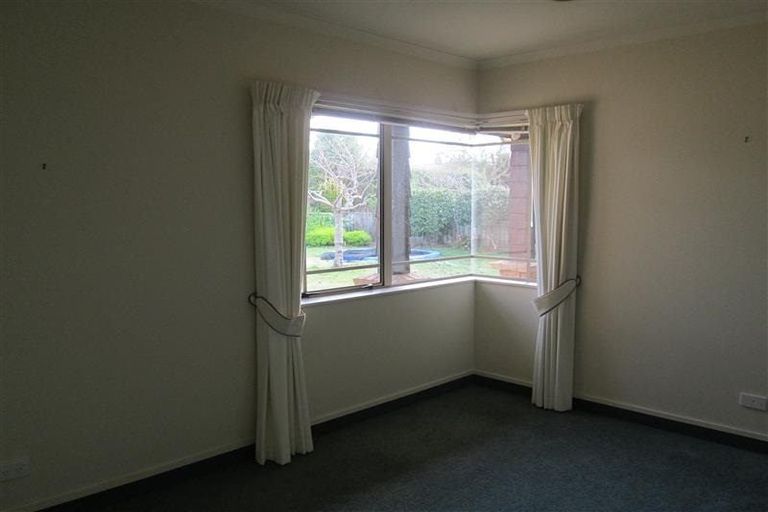 Photo of property in 8 Glen Loch Place, Paraparaumu, 5032