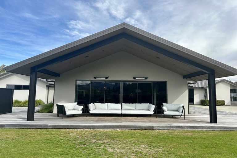 Photo of property in 5 Old Racecourse Road, Albert Town, Wanaka, 9305