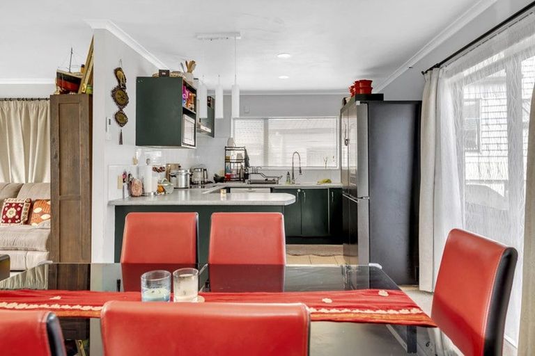 Photo of property in 548 Massey Road, Mangere, Auckland, 2022