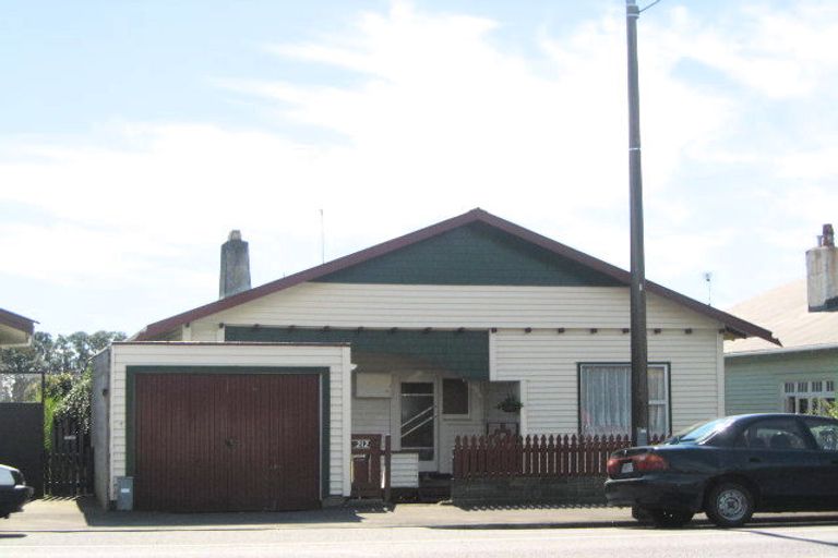 Photo of property in 212 Saint Aubyn Street, New Plymouth, 4310