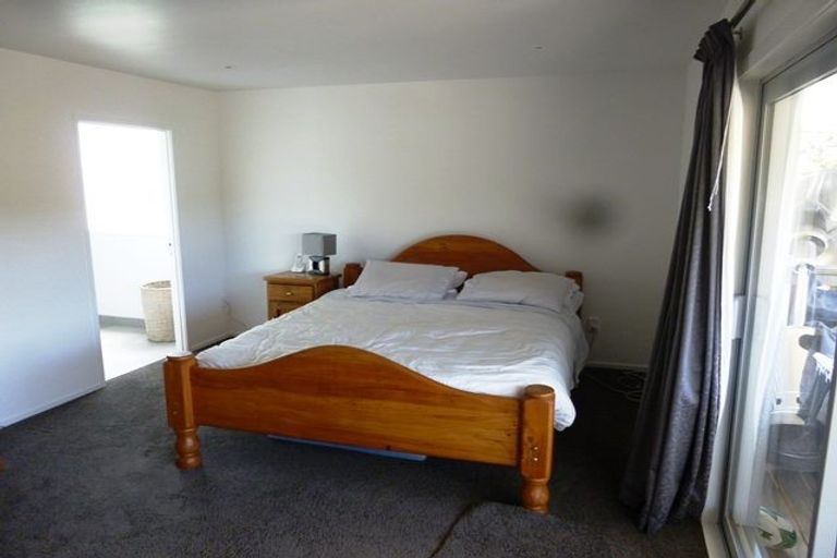 Photo of property in 96 Saddleback Rise, Murrays Bay, Auckland, 0630
