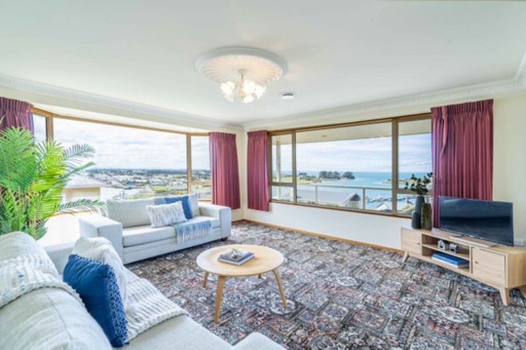 Photo of property in 12 Osborne Street, Riverton/aparima, Riverton, 9822