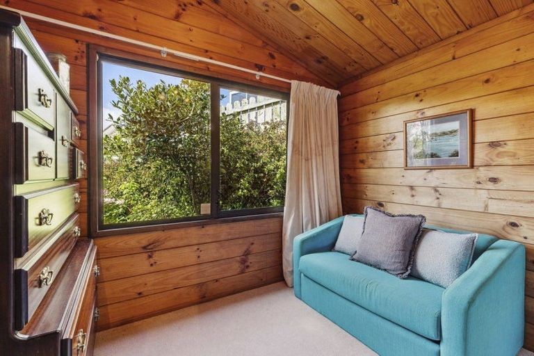 Photo of property in 28 John Witton Drive, Crofton Downs, Wellington, 6035