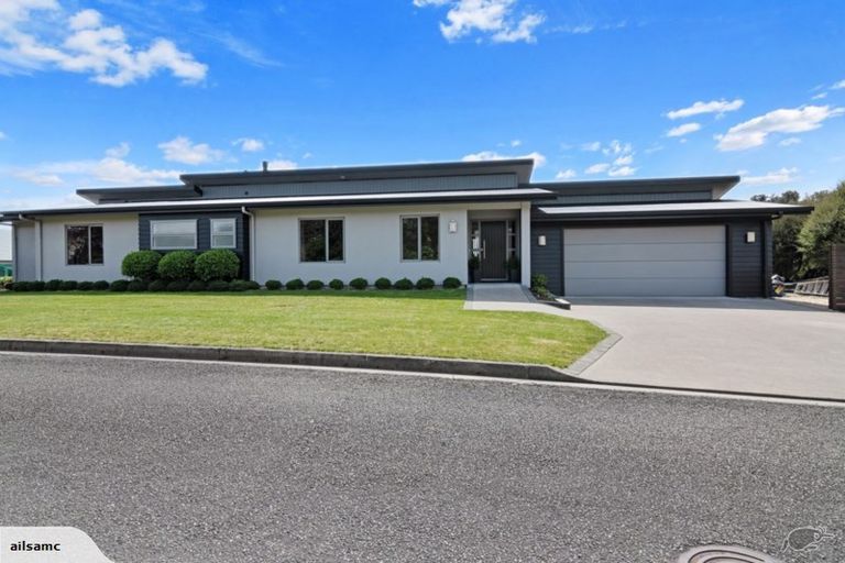 Photo of property in 2 Sandridge Terrace, Pohara, Takaka, 7183