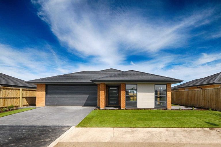 Photo of property in 62 Shillingford Boulevard, Rolleston, 7615