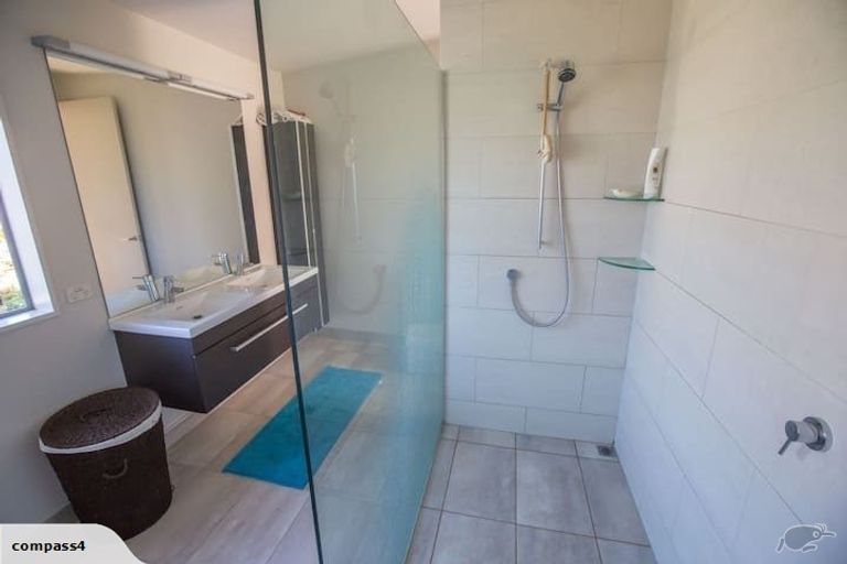 Photo of property in 17 Poplar Drive, Kelvin Heights, Queenstown, 9300