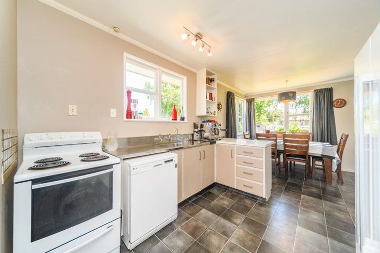 Photo of property in 138 Ruamahanga Crescent, Terrace End, Palmerston North, 4410