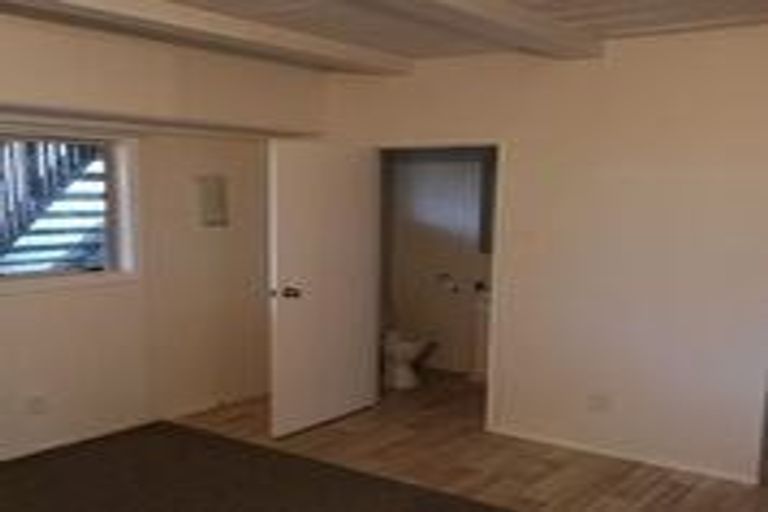 Photo of property in 14a Captain Scott Road, Glen Eden, Auckland, 0602