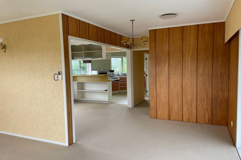 Photo of property in 5 Miltonia Avenue, Te Atatu South, Auckland, 0610